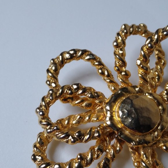 Vintage Large Metal Flower Brooch - Picture 8 of 15